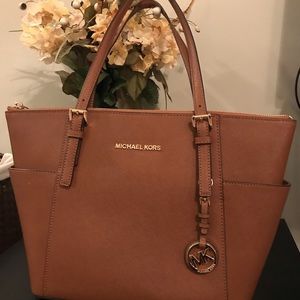 Michael Kors tan handbag- like new, rarely used